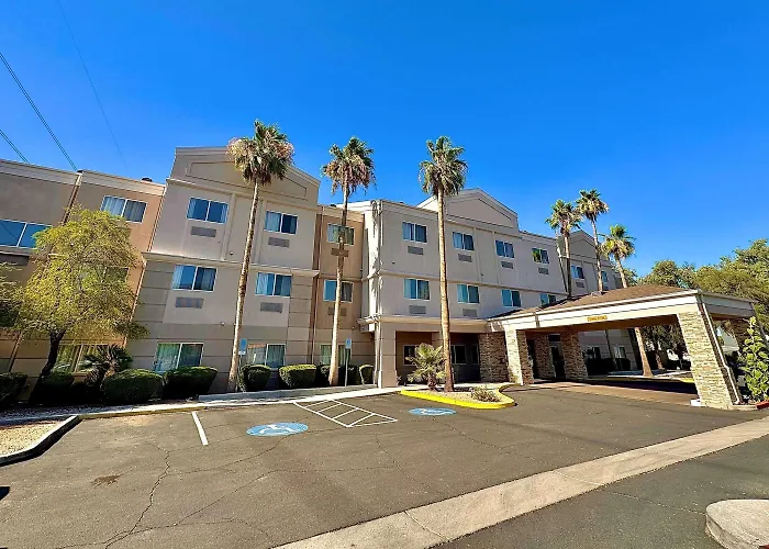 Baymont By Wyndham North Hotel
