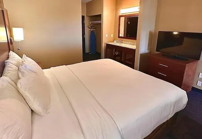 Hotel Baymont By Wyndham North 4*