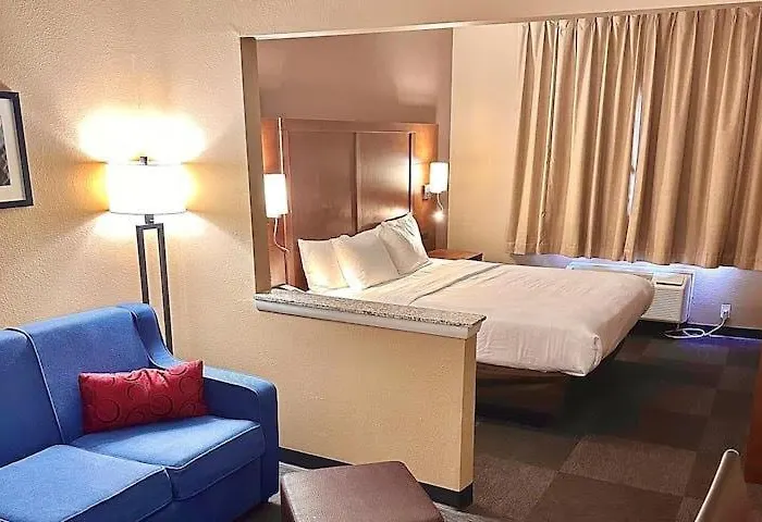 Hotel Baymont By Wyndham North