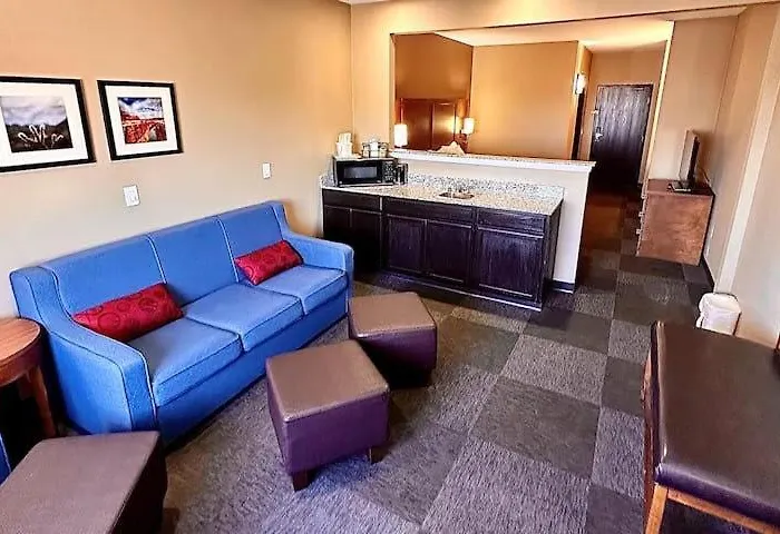 Hotel Baymont By Wyndham North 4*