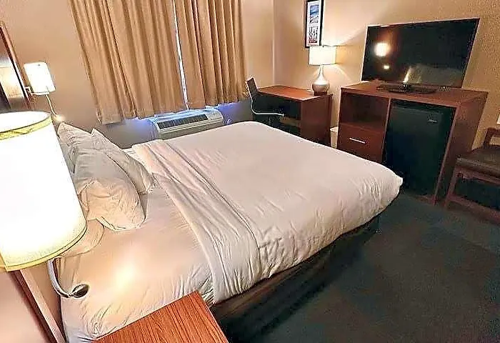Baymont By Wyndham North Hotel