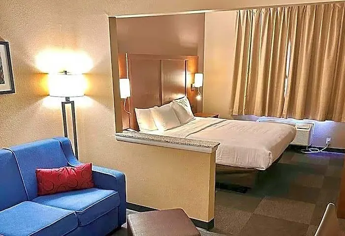 Hotel Baymont By Wyndham North